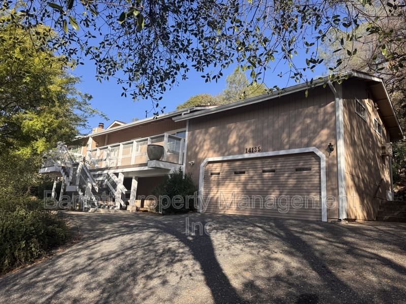 Penn Valley House: 14135 Lodgepole Drive