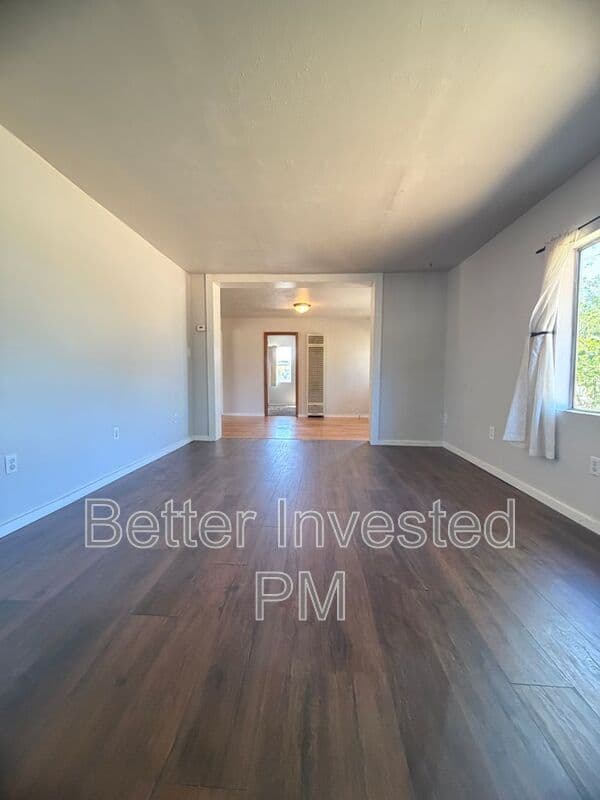 Ukiah House: 3851 Eastside Calpella Rd