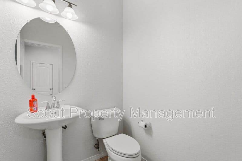 Menifee House: 29128 Rockledge Drive