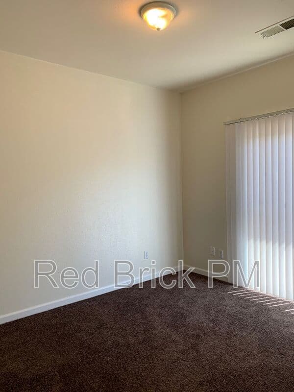 Merced House: 620 Gateway Dr.
