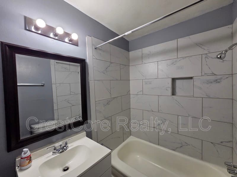 Memphis House: 3545 Debby Dr