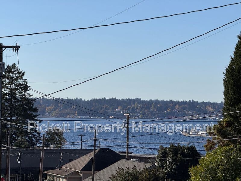 Bremerton Condo: 1132 Scott Ave