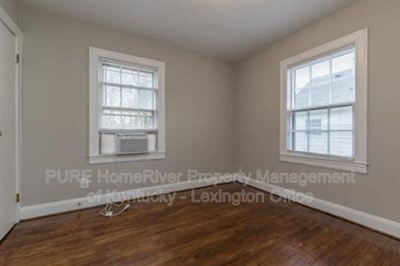 Lexington House: 200 Floral Park