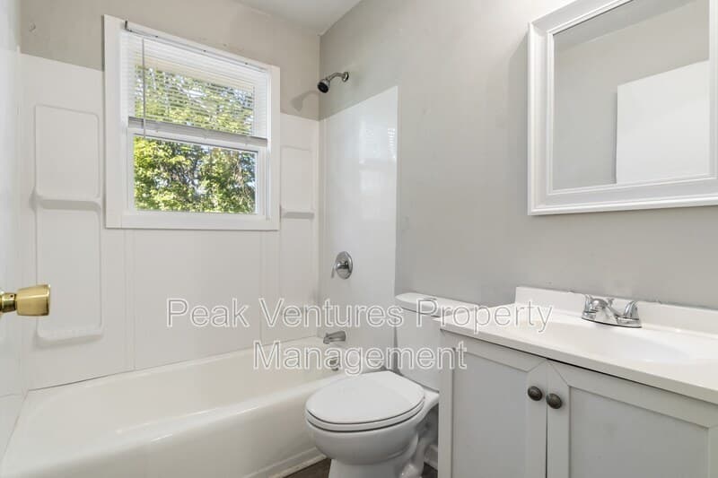 Spartanburg House: 135 Westover Dr