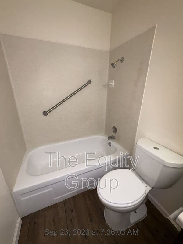 Visalia House: 1414 West Elowin Ave