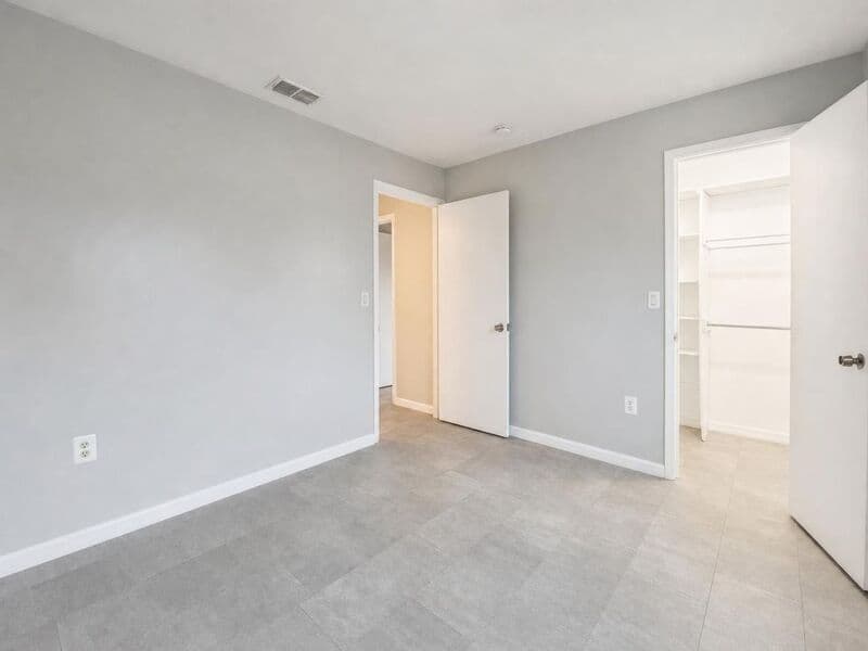 Lakeland House: 357 Santiago Court