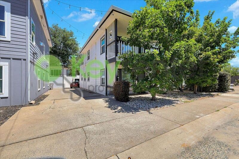 Sacramento House: 2169 Perkins Way