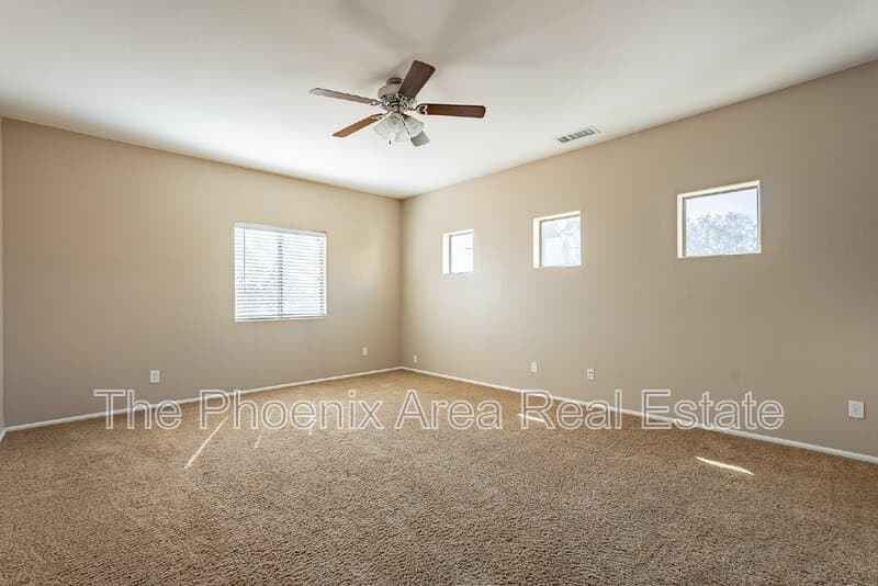 Maricopa House: 44626 W Yucca Ln