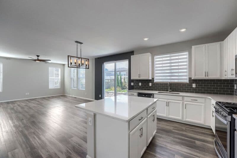Aurora House: 6181 N Malaya St