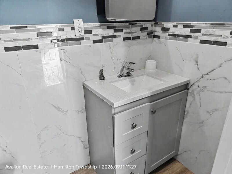 Hamilton House: 1275 Hamilton Avenue