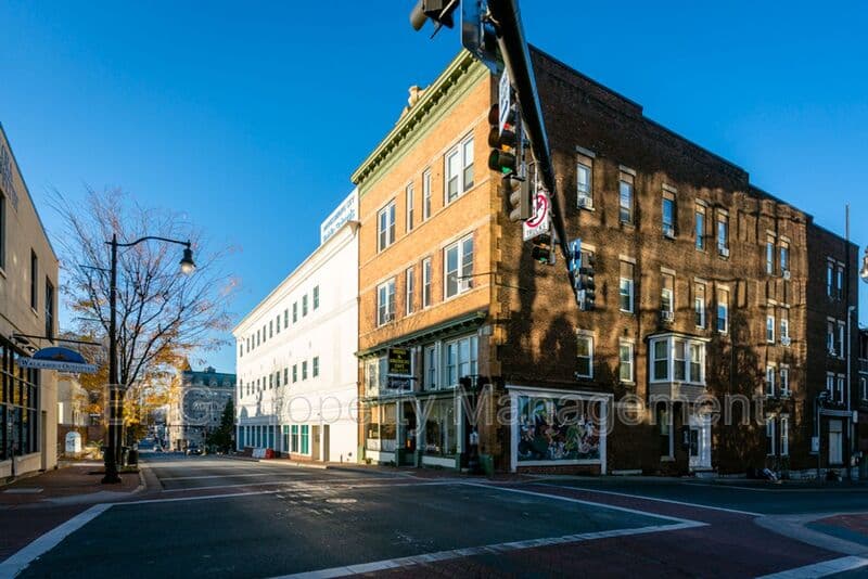 Harrisonburg Condo: 95 N. Main St.