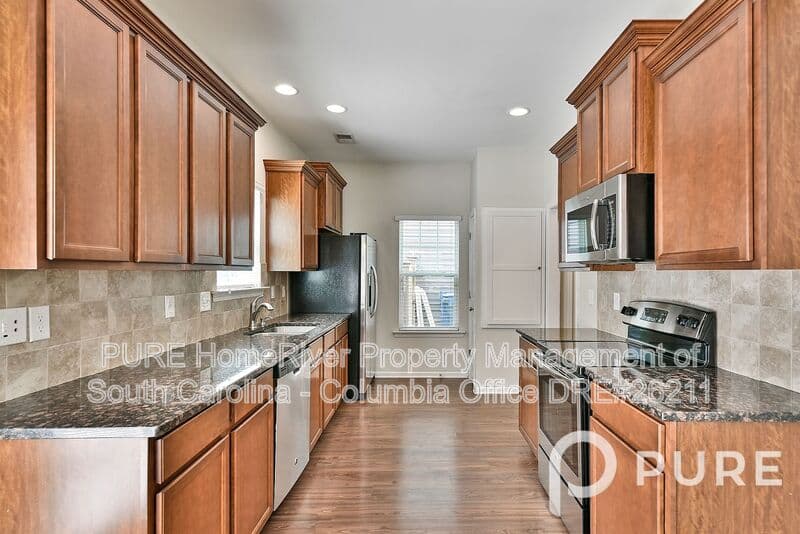 West Columbia House: 512 Spanish Leaf Lane