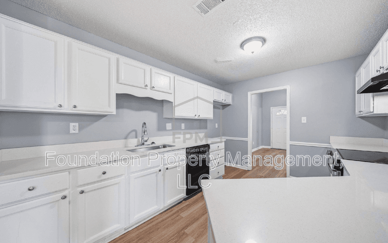 Cordova House: 1491 Appling Wood Cove South