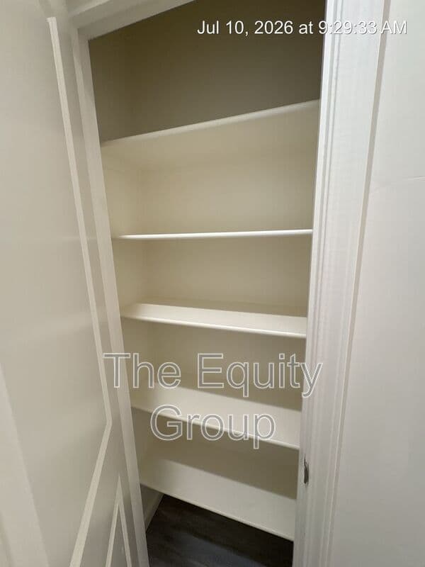 Visalia Condo: 733 S Pinkham
