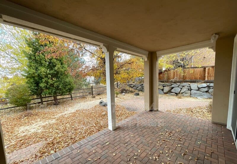 Reno House: 1850 Sun Shadow Court