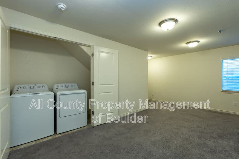Longmont Townhome: 1319 S Collyer St