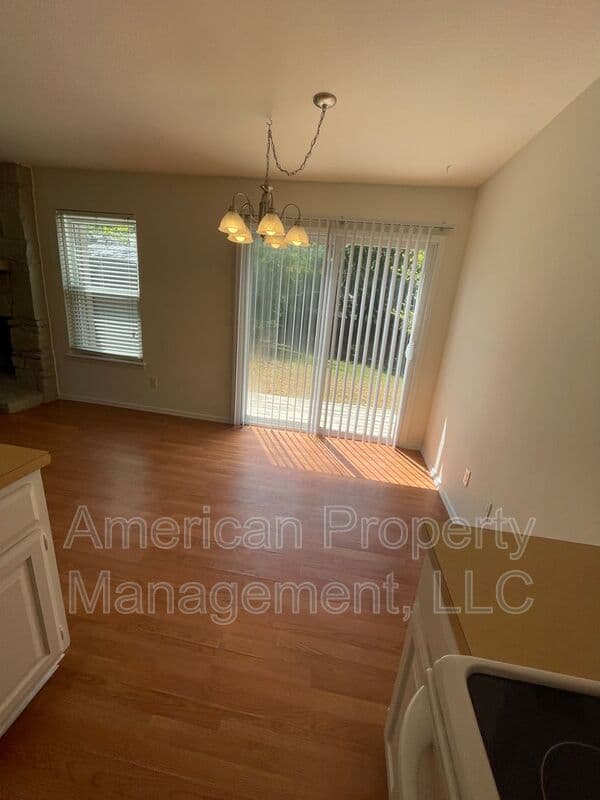 Tulsa House: 1704 W 62nd St S