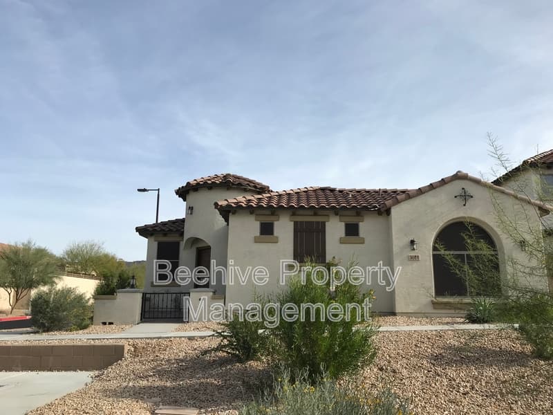 Mesa House: 3014 N 72nd St