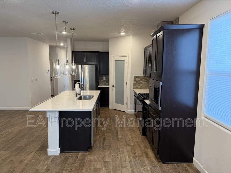 Rio Rancho House: 6742 Clayton Dr NE