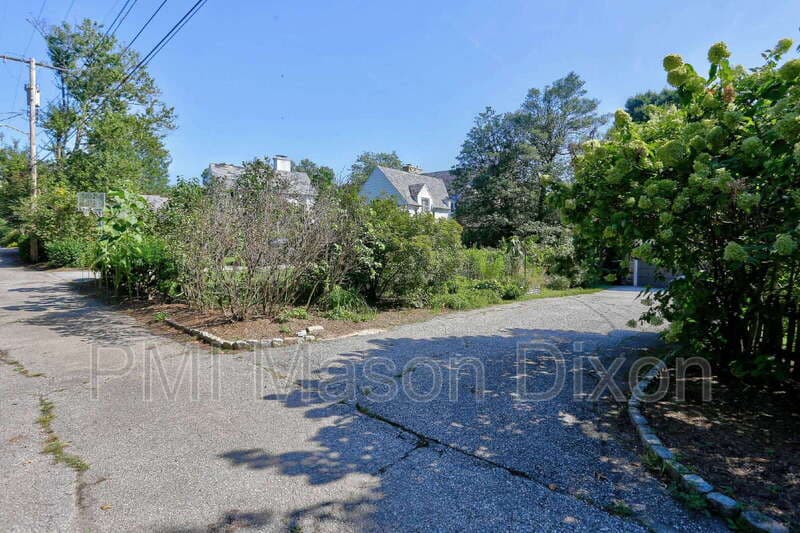Baltimore House: 5304 Springlake Way