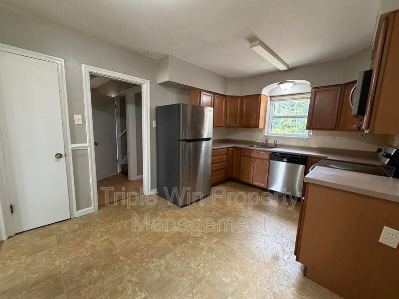 St. Louis House: 1629 Redman Rd.