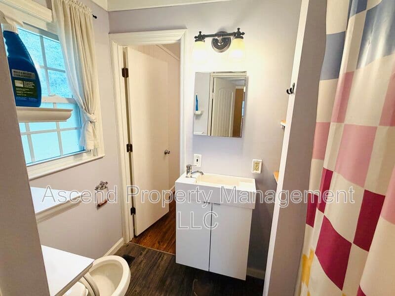 Chattanooga House: 1134 McDonald Dr