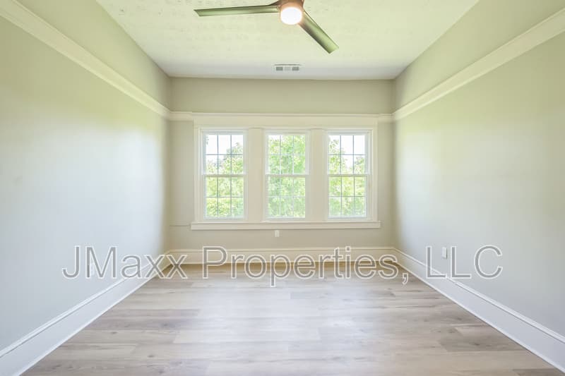 Atlanta House: 1838 Moore St NW