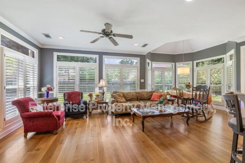 Collierville House: 10290 Shrewsbury Run Way