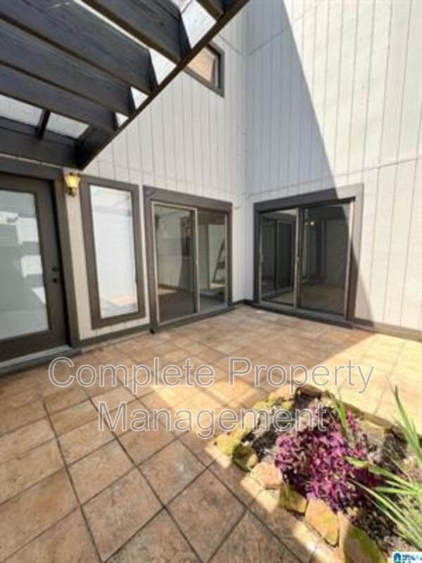 Birmingham Condo: 3350 Altamont Road - C