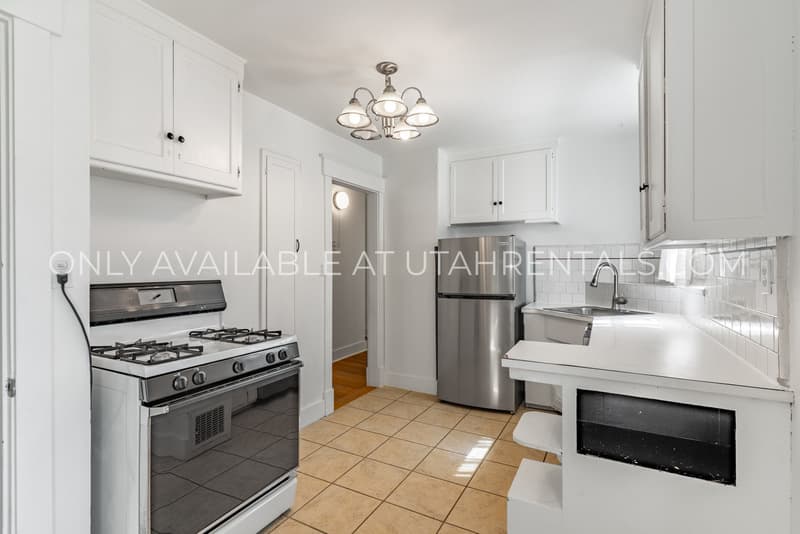 Provo House: 1278 E 520 S