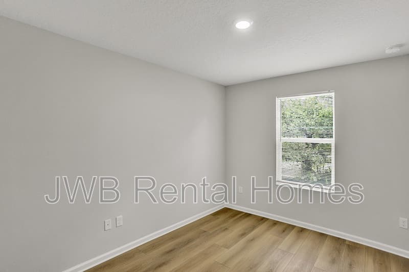 Jacksonville House: 2202 Spires Ave