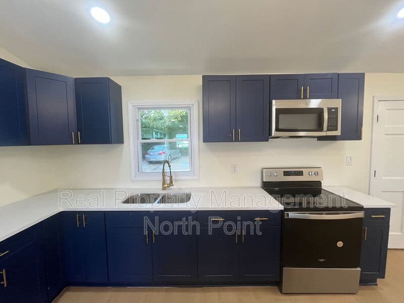 Atlanta House: 1645 Metropolitan Pkwy SW