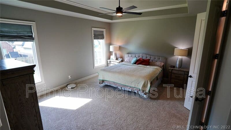 Jenks House: 12912 S 6th St