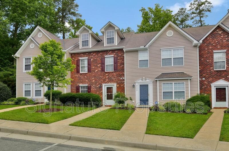 Midlothian House: 4046 Anita Ave