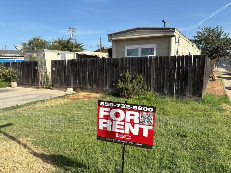 Dinuba Condo: 581 East Yale Ave