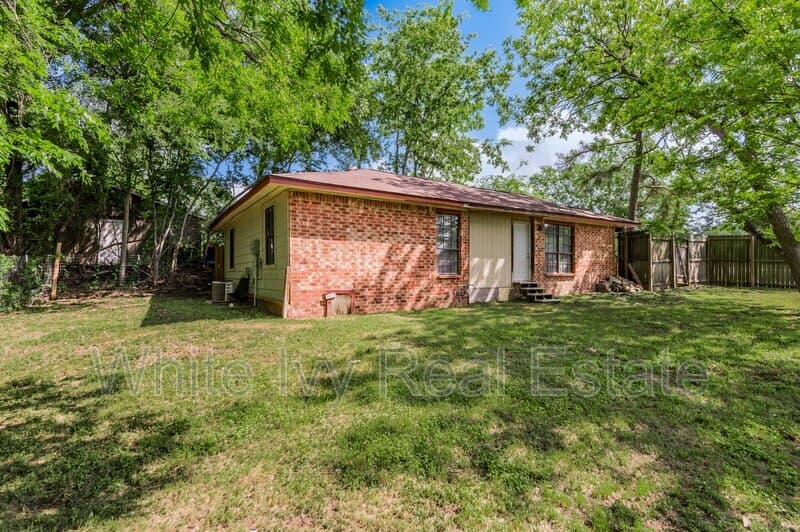 Huntsville House: 610 Normal Park Dr