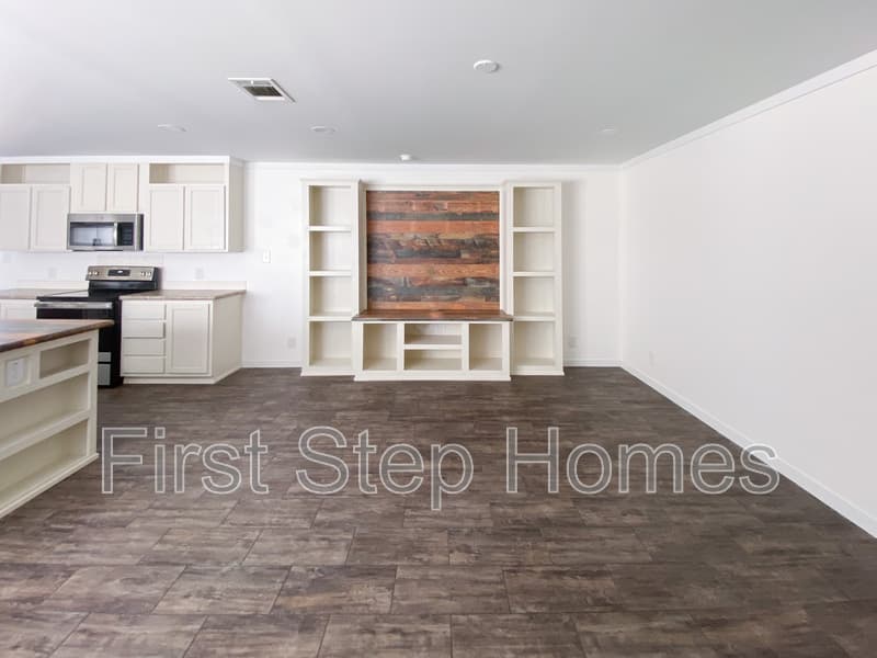 Oak Point House: 234 Islero Drive