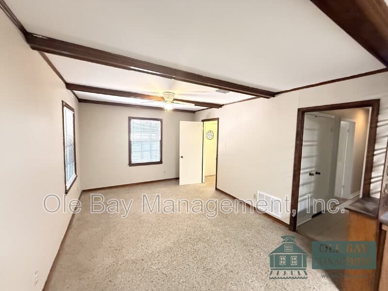 Mobile House: 320 Syracuse Street
