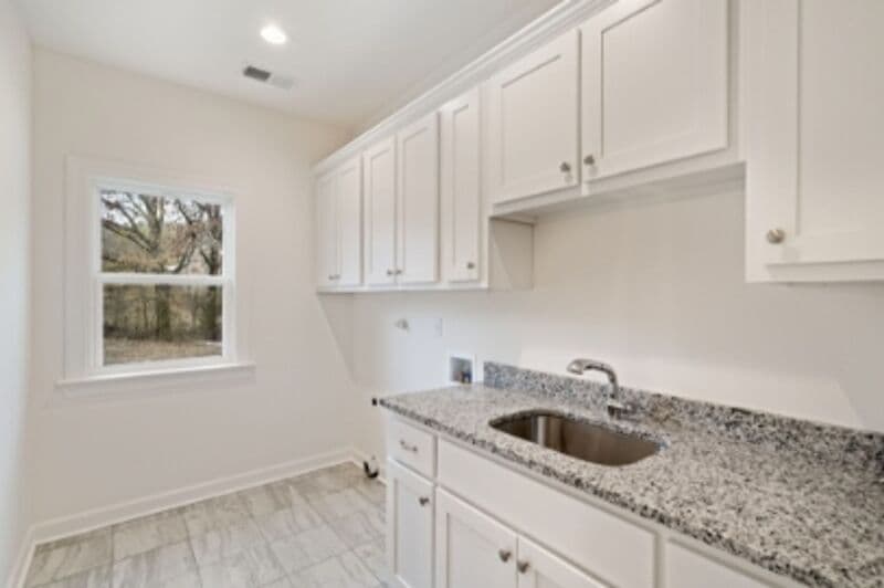 Byhalia House: 31 Scattered Oak Drive