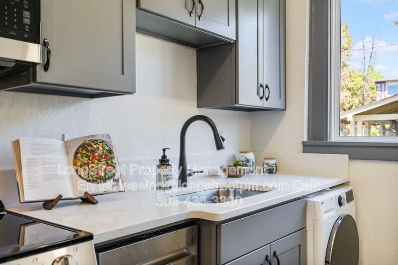 Portland Condo: 804 SE Cesar Estrada Chavez Blvd