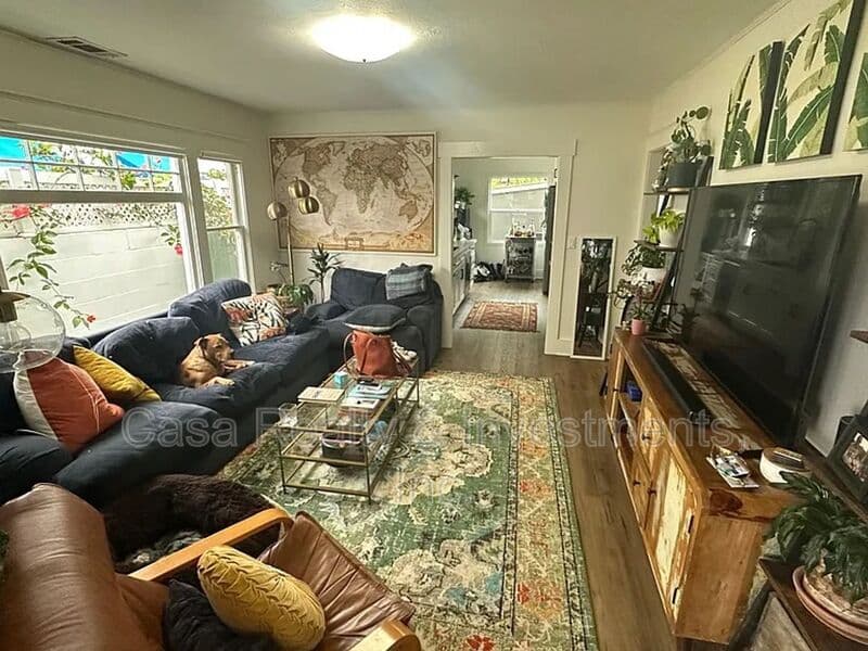 Torrance House: 1608 Post Ave