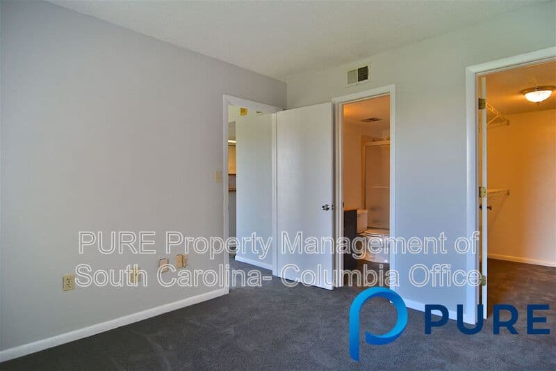Columbia House: 1600 Park Cir