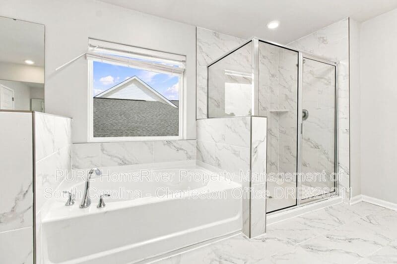 Summerville House: 476 Richfield Way