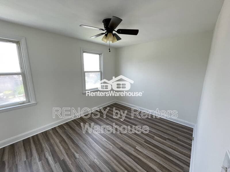 Essex House: 128 Wiltshire rd