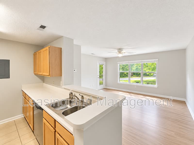 Mount Pleasant Condo: 2011 N Hwy 17