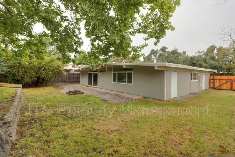 Citrus Heights House: 7676 Eastgate Avenue