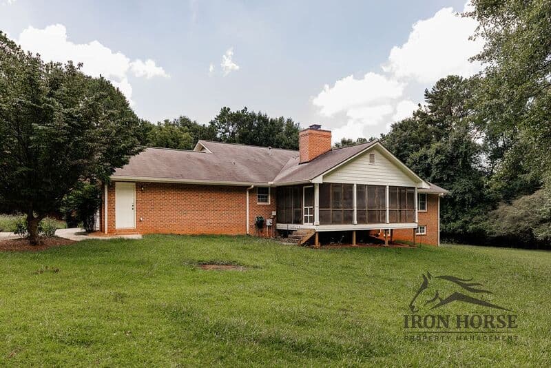 Athens House: 8671 Macon Hwy