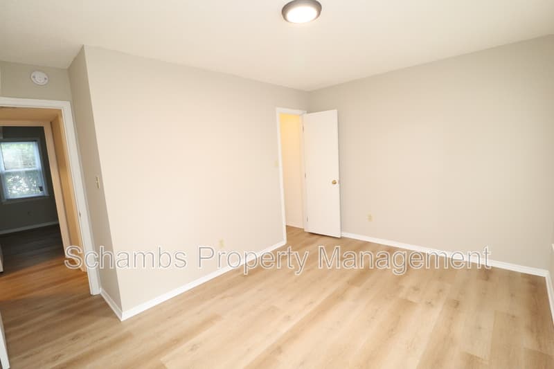 Raleigh Condo: 3901 Lexington Dr