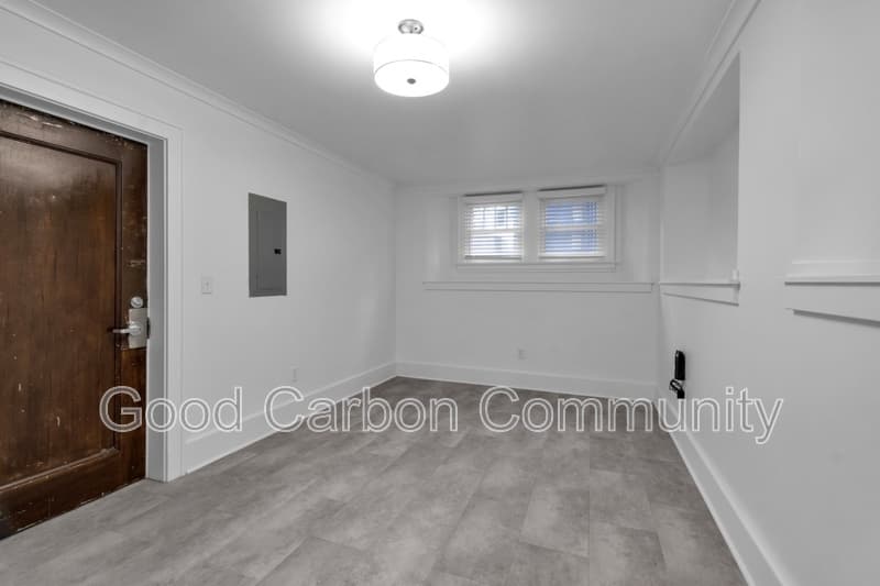 Kenmore Condo: 16-42 Chapel Rd