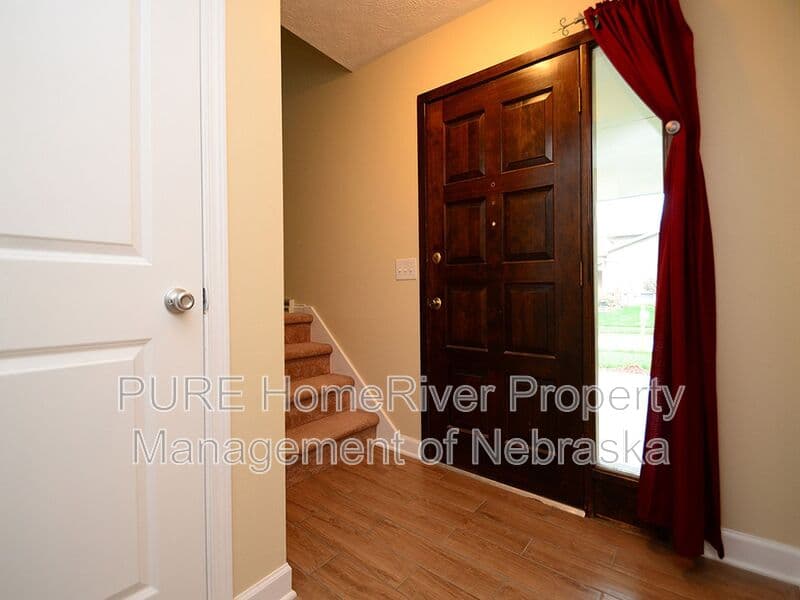 Omaha House: 2121 S 163rd Circle